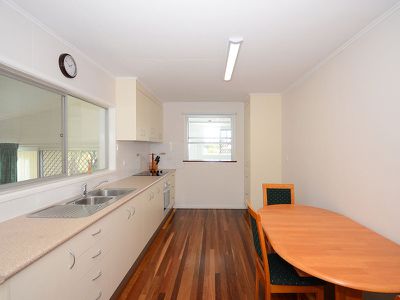 42 BIDEFORD STREET, Torquay