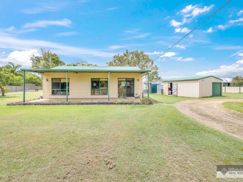 17 Pharlap Parade, Branyan