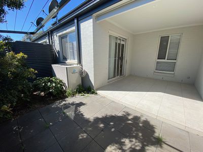 37 Highland, Macquarie Links