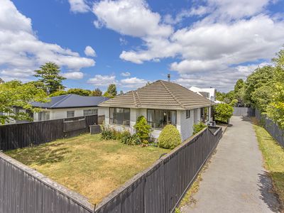 365 Avonhead Road, Avonhead