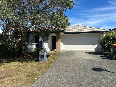25 Oxbow Crescent, Lawnton