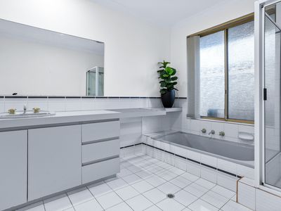 47 Paterson Gardens, Winthrop