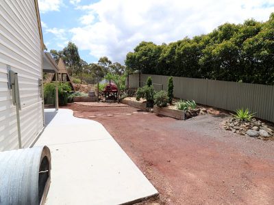 18 Pioneer St, Tallarook