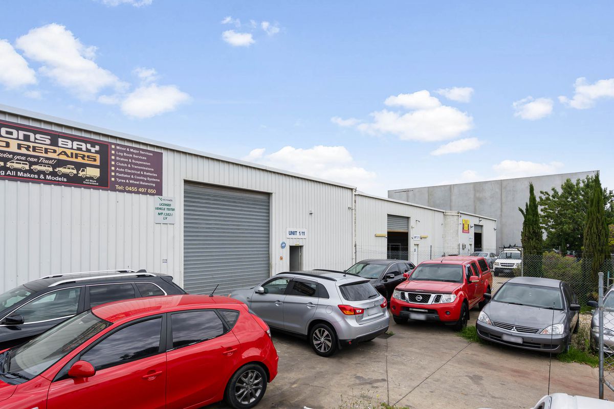 1,2,3 / 11 Macaulay Street, Williamstown North
