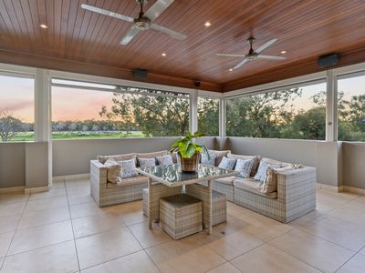27 Wright Cres, Bayswater