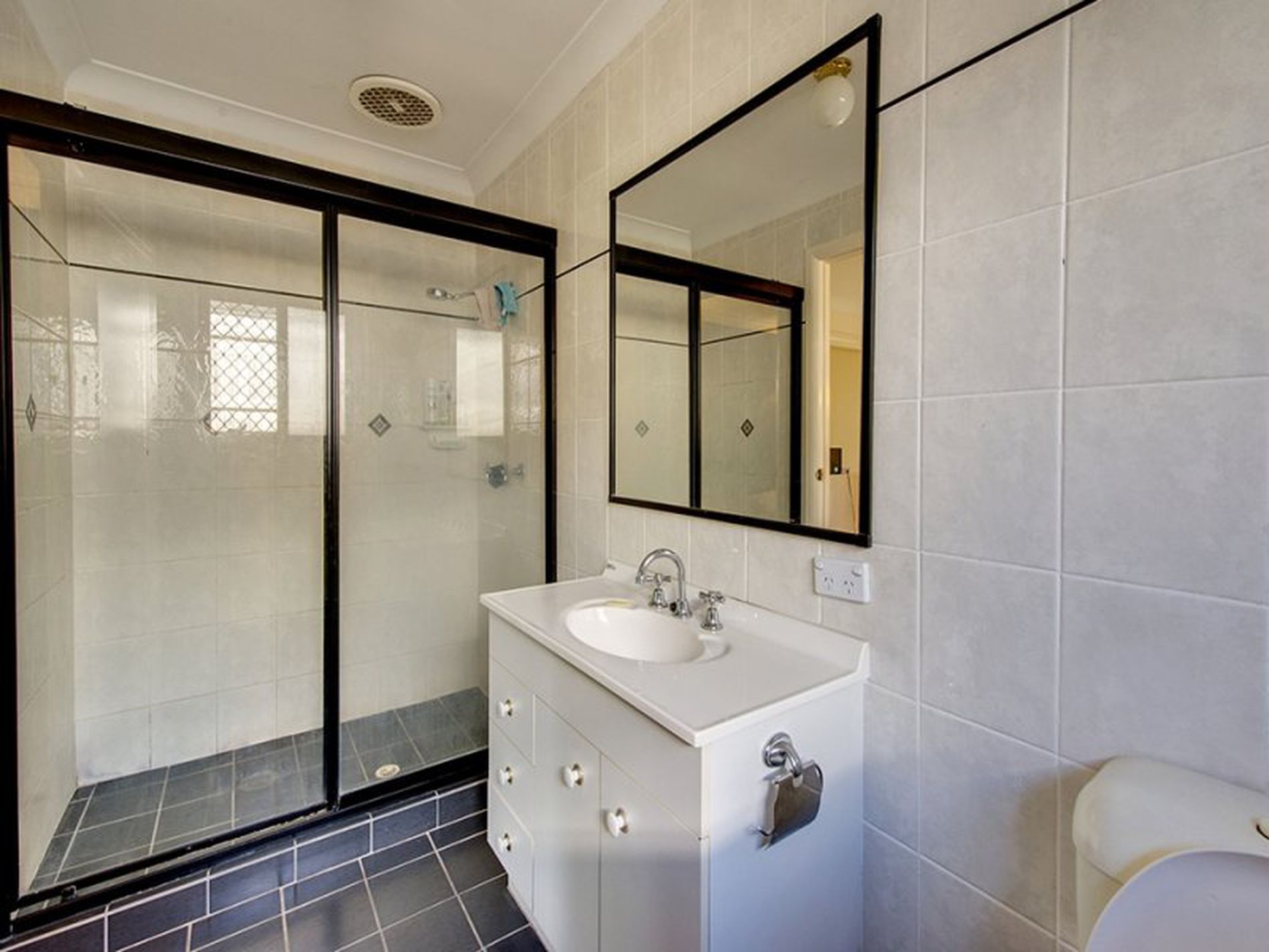 10 Sunview Road, Springfield