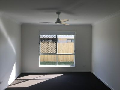 8 Firestone Avenue, Pimpama