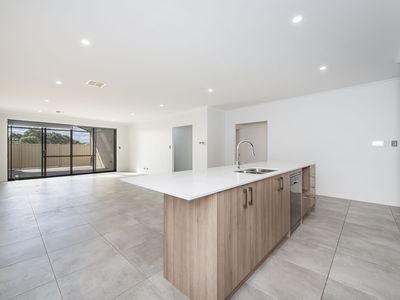14 Ferrolana Chase, Madora Bay