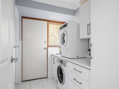 4 St John Grove, Hannans