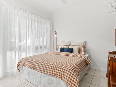 18 Travolta Close, White Rock