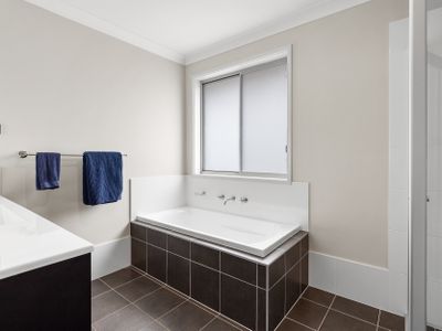 9 Iluka Crescent, Narrawallee