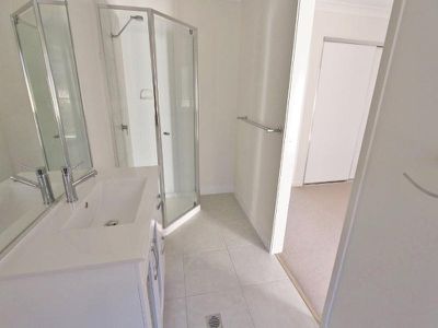 1 / 2 Osprey Court, Lowood