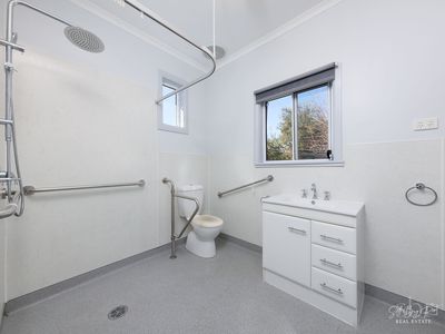 10 CHARLES STREET, Wodonga