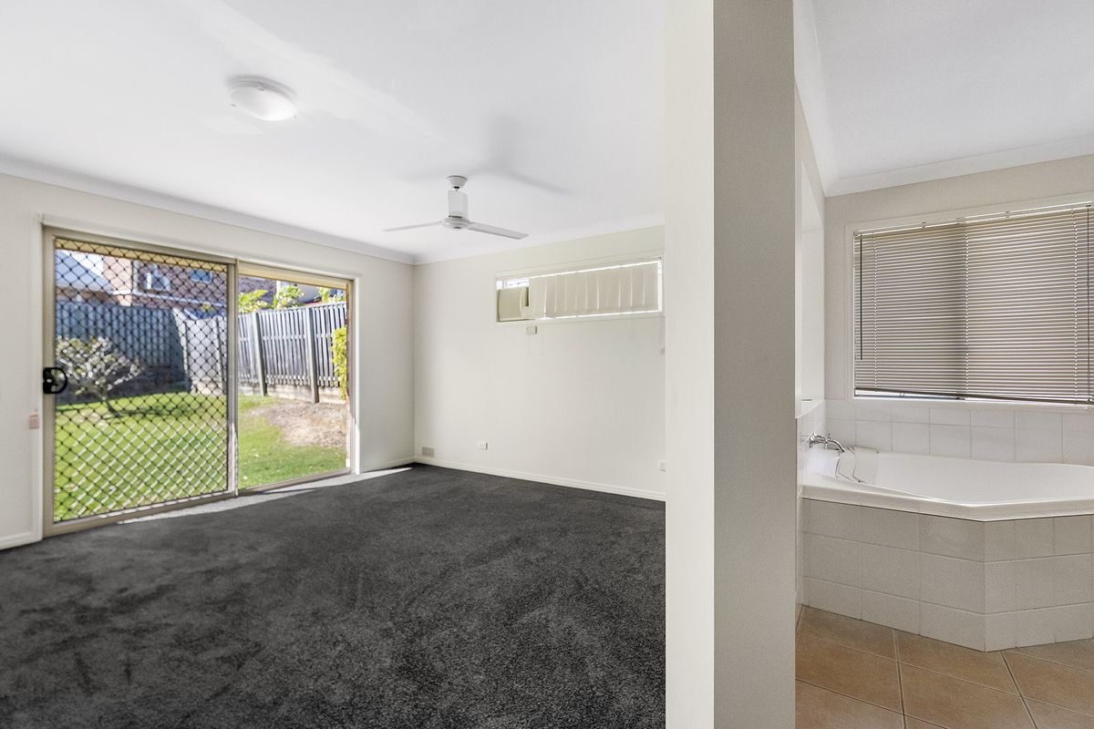 4 Cordata Court, Robina