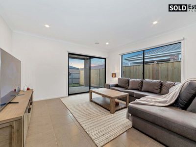 115 Moxham Drive, Clyde North