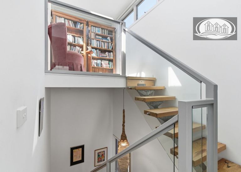 8 Aquarius Court, Portland North