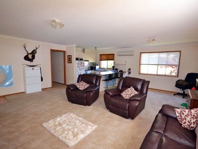 6 Myrtle Street, Tawonga South