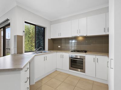 2 / 50 Renwick Road, Ferntree Gully