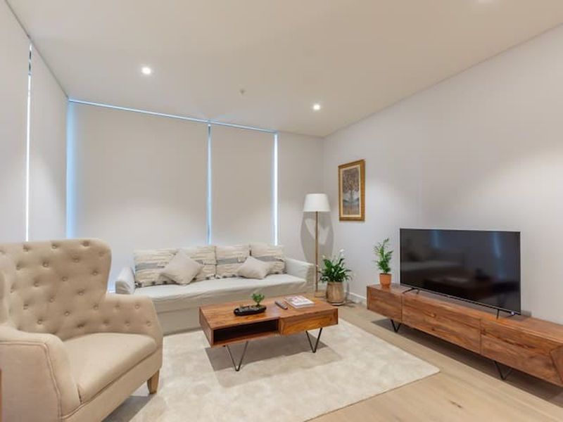 1601 / 83 Harbour Street, Haymarket