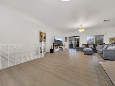 8 Stanhill Drive, Cranbourne South