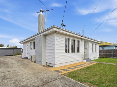 2 Paterson Crescent, George Town