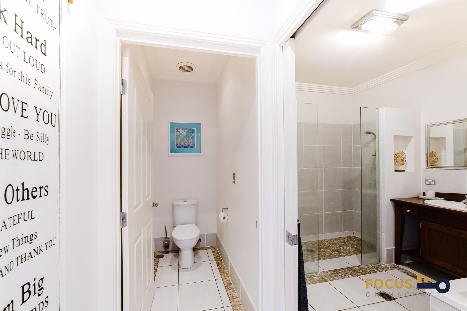 70 Gingham Street, Glenella