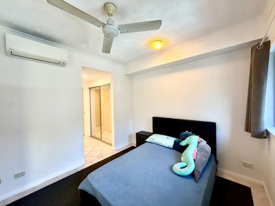 1211 / 2-10 Greenslopes St, Cairns North