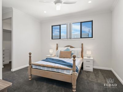 1 Marina Parade, Jacobs Well