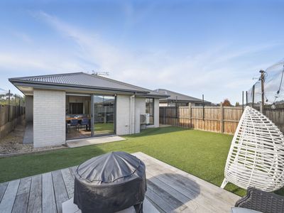 2 / 10 Curtain Court, Brighton