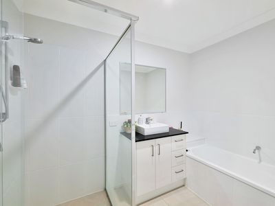 1 & 2 / 25 Sutherland Road, Branyan