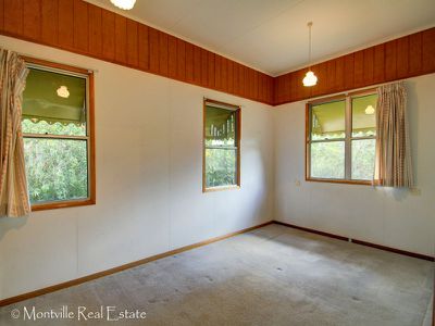 222-224 Western Avenue, Montville