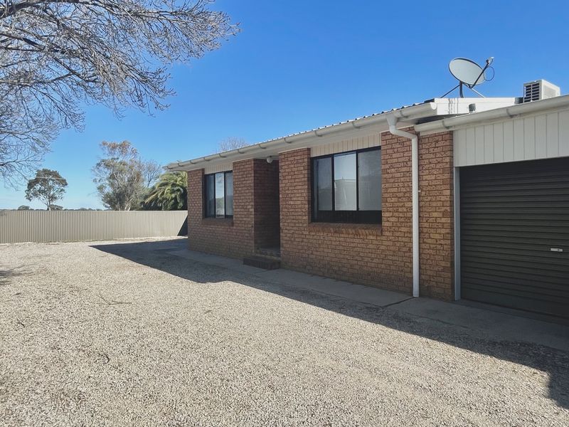 2 / 336 Russell Street , Hay