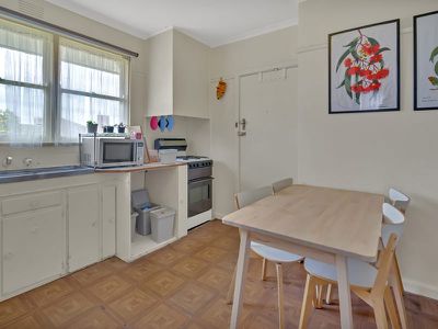 14 Charlton Crescent, Reservoir