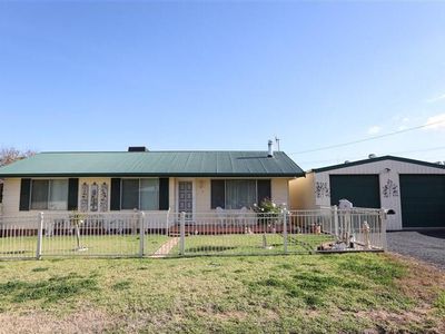2 Rae Street, Forbes