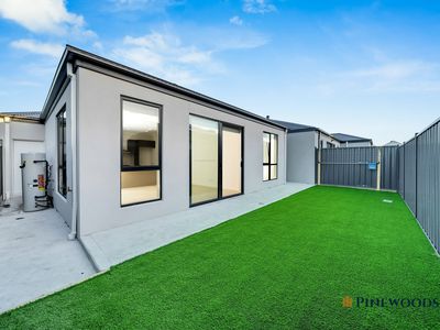 32 camus road, Beveridge