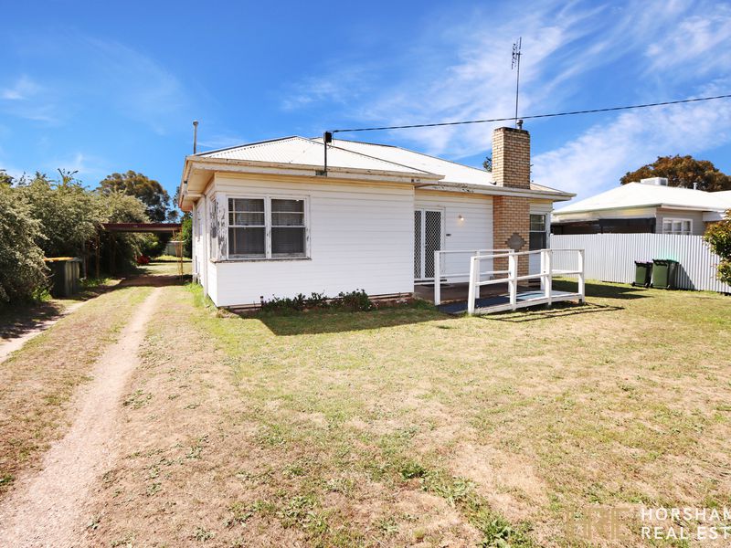 8 Federation Avenue, Horsham