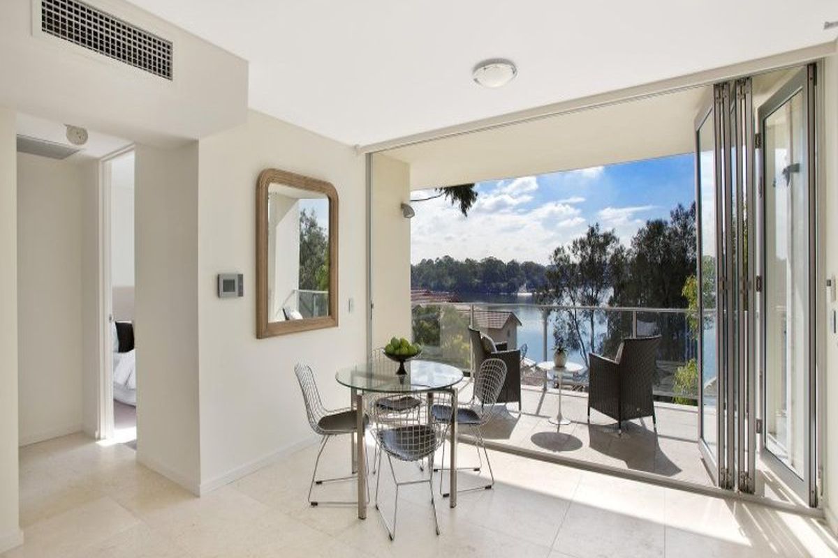 30 Hilly Street, Mortlake
