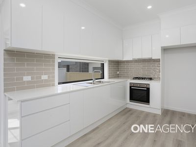 2 / 28 Fisher St, Oak Flats