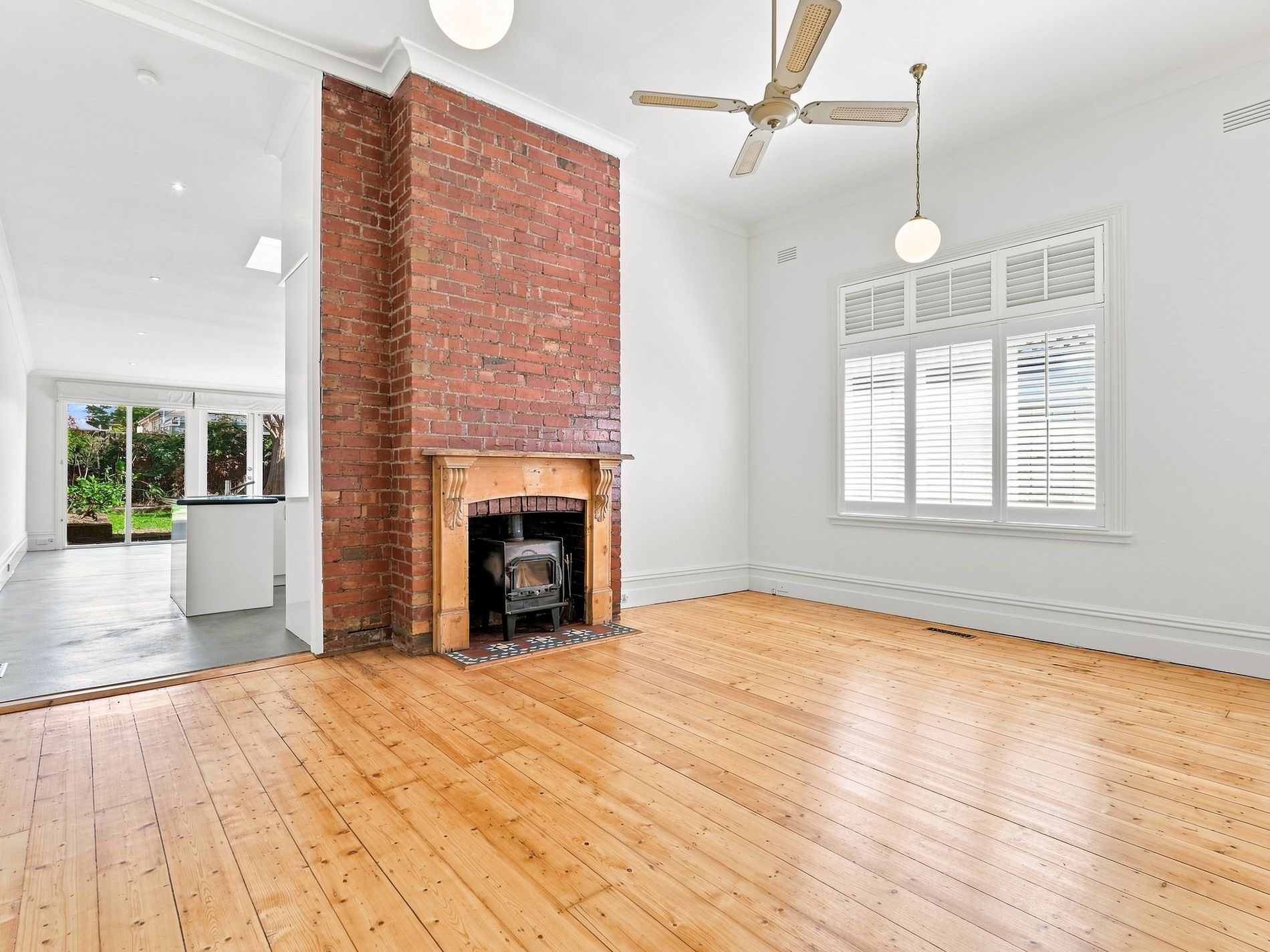 211 Douglas Parade, Newport