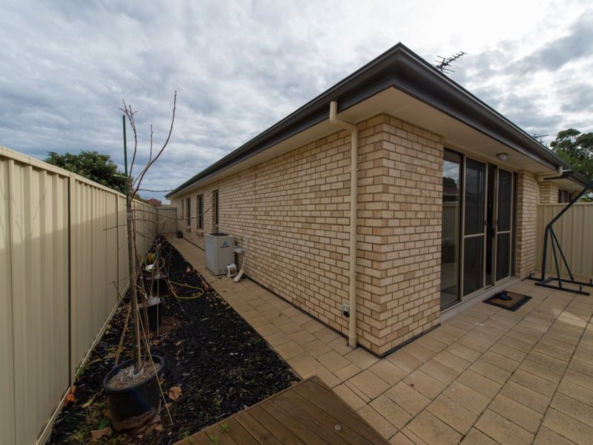 6B Moore Crescent, Campbelltown