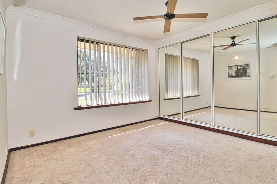 18 Hawker Street , Safety Bay