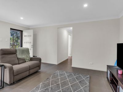 2 / 1 Xenia Street, Pimpama