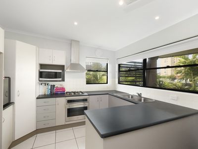 2 / 67 Benson Street, Toowong