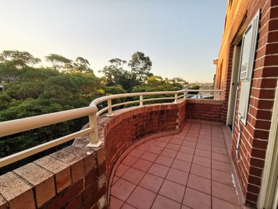 7 / 26 Henley Road, Homebush West
