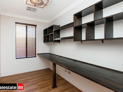 8 Quenda Road, Harrisdale