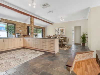 33 Redheart Drive, Thornlie