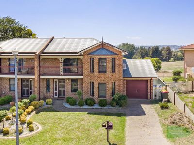 1 / 28 Dees Close, Bathurst