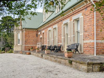 90 Mona Vale Road, Ross