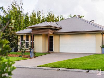 30 Minorca Circuit, Hamlyn Terrace