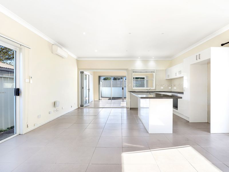 2 / 9 Unara Road, Dapto